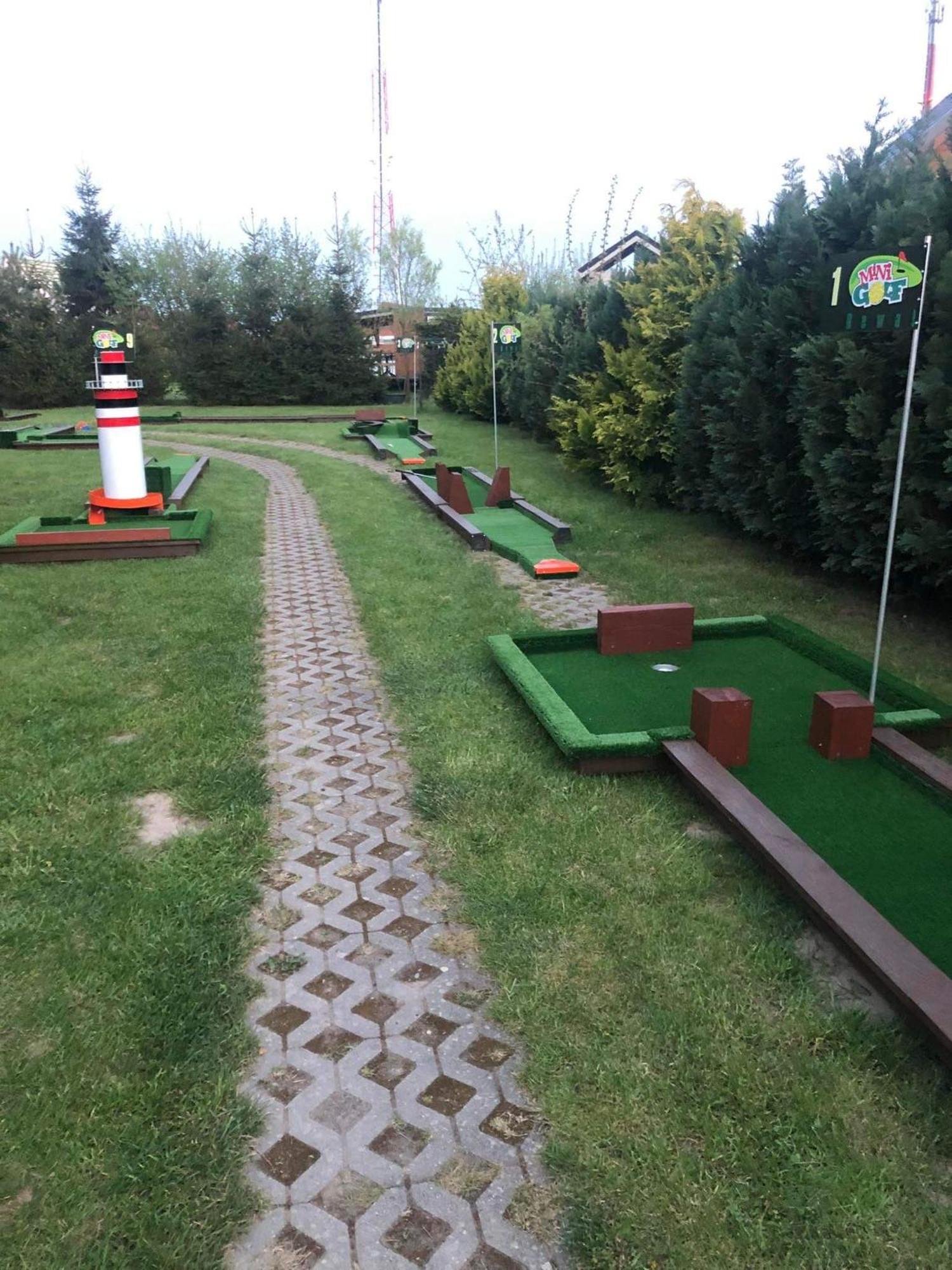 Domki Kapitanskie Z Prywatnym Polem Do Gry W Mini Golf Rewal Buitenkant foto