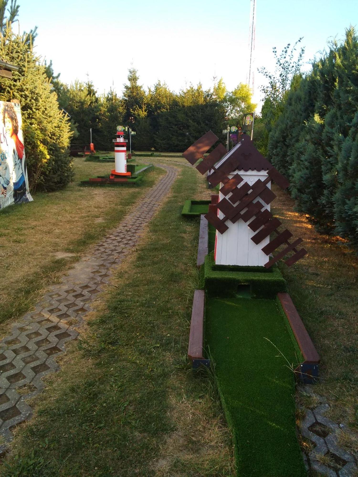Domki Kapitanskie Z Prywatnym Polem Do Gry W Mini Golf Rewal Buitenkant foto