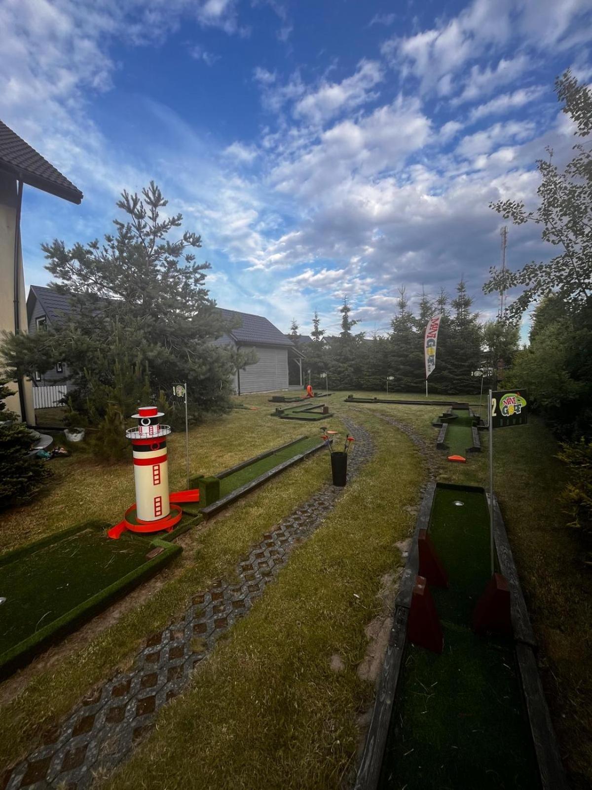 Domki Kapitanskie Z Prywatnym Polem Do Gry W Mini Golf Rewal Buitenkant foto