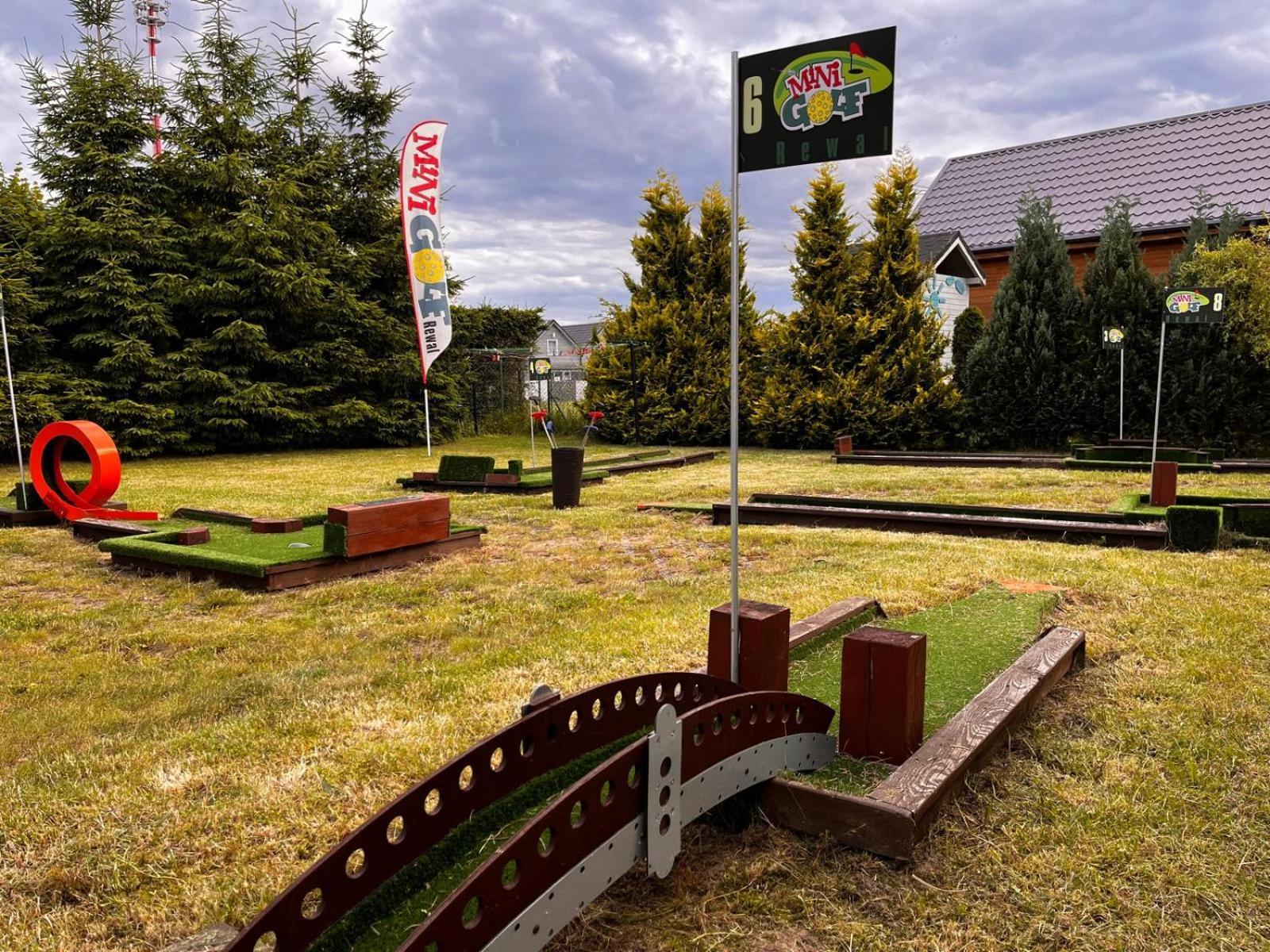 Domki Kapitanskie Z Prywatnym Polem Do Gry W Mini Golf Rewal Buitenkant foto