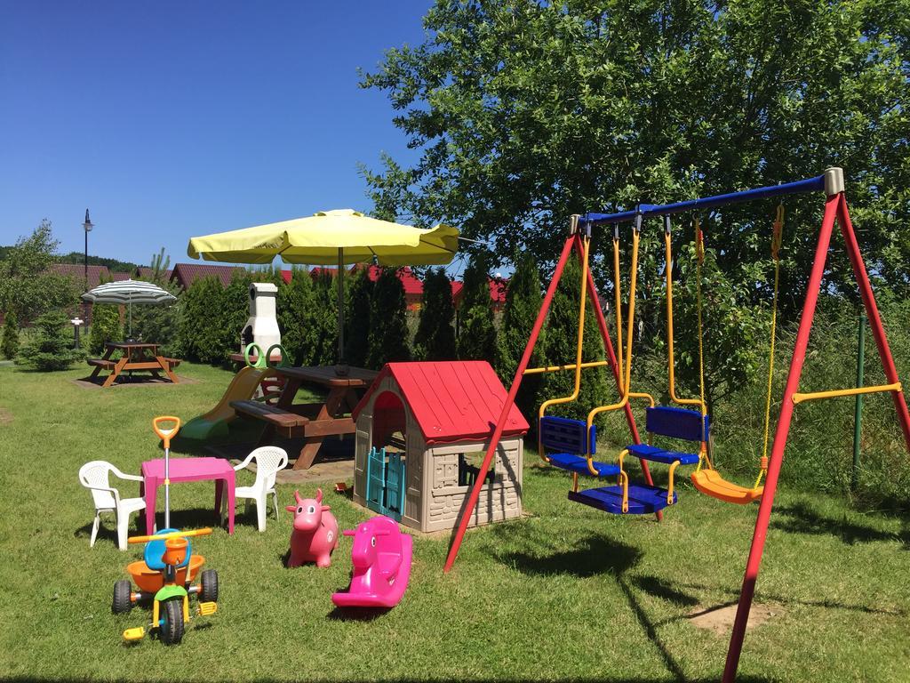 Domki Kapitanskie Z Prywatnym Polem Do Gry W Mini Golf Rewal Buitenkant foto