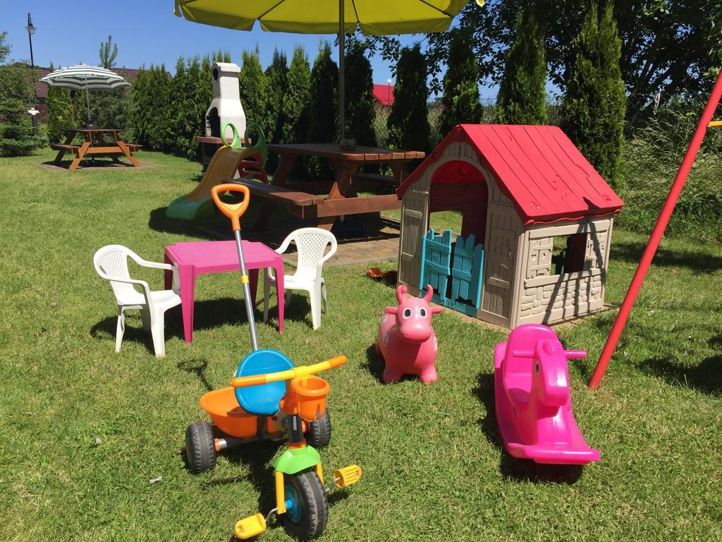 Domki Kapitanskie Z Prywatnym Polem Do Gry W Mini Golf Rewal Buitenkant foto