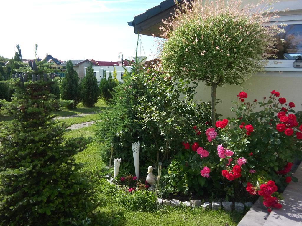 Domki Kapitanskie Z Prywatnym Polem Do Gry W Mini Golf Rewal Buitenkant foto